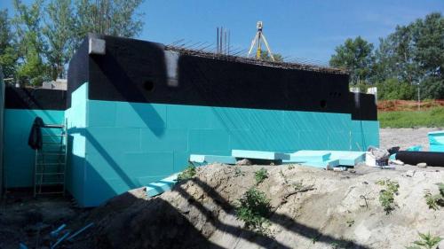 Aqualiget lakópark pincefal szigetelés