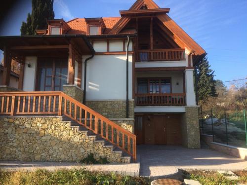 Családi házak generálkivitelezése